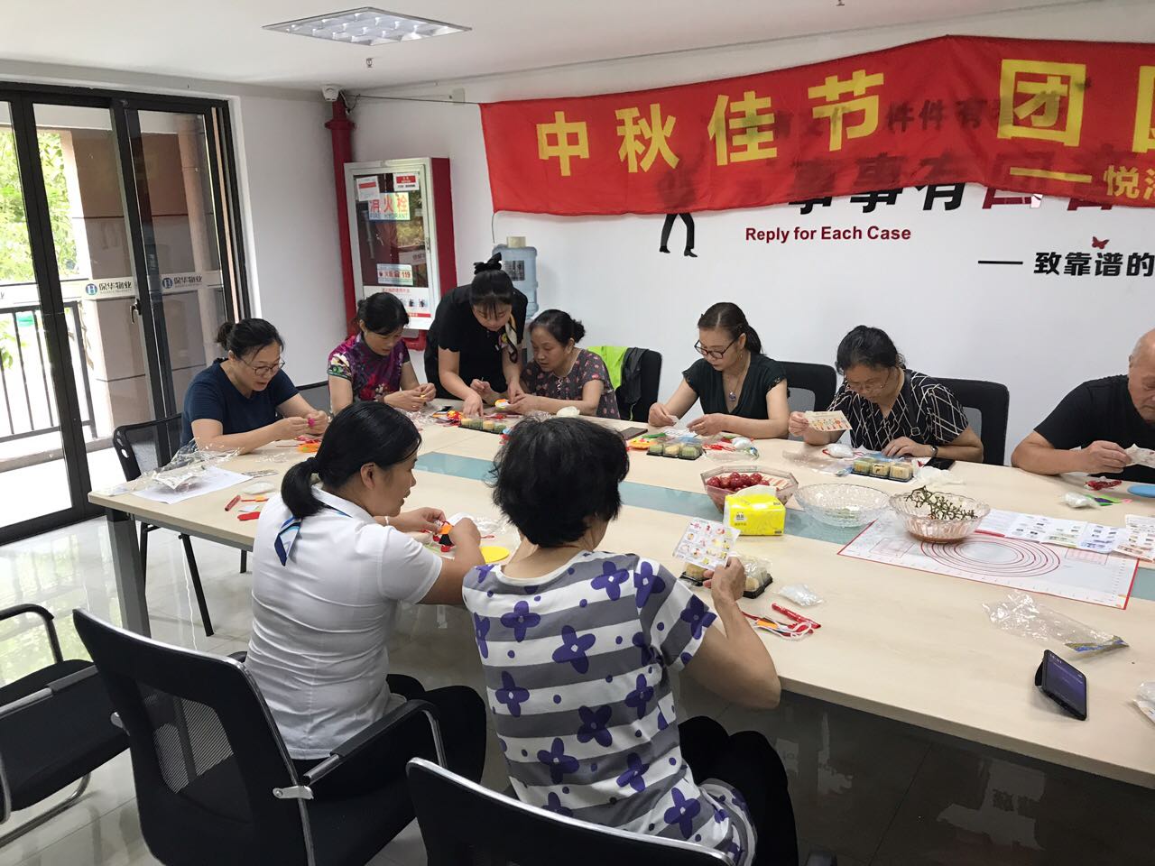 悦海名邸中秋1.JPG